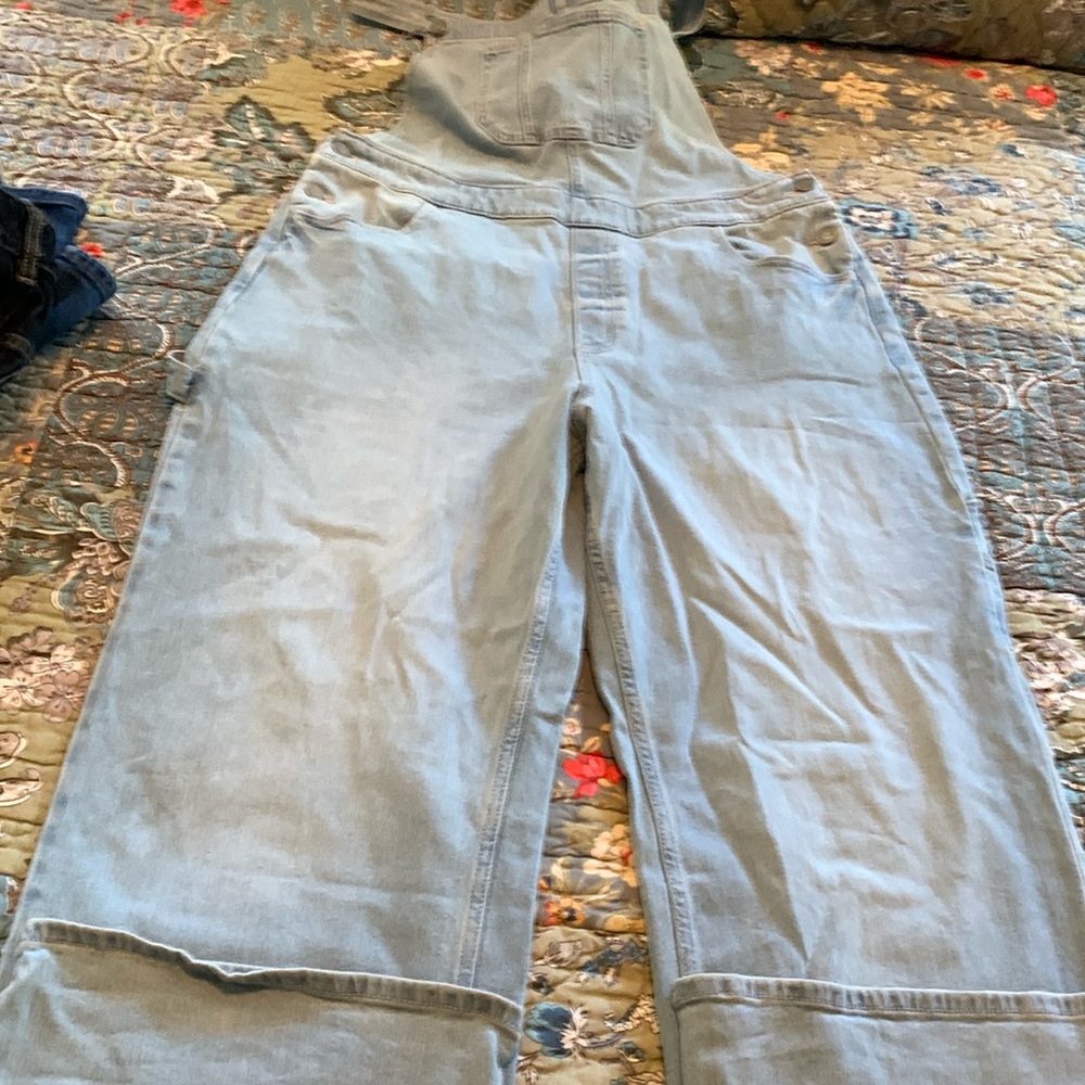 Hollister California High Rise Vintage Overalls, light wash denim, Size XL